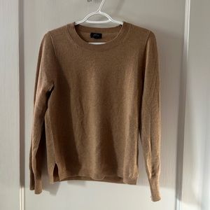 Jcrew women’s tan crew neck cashmere sweater size medium